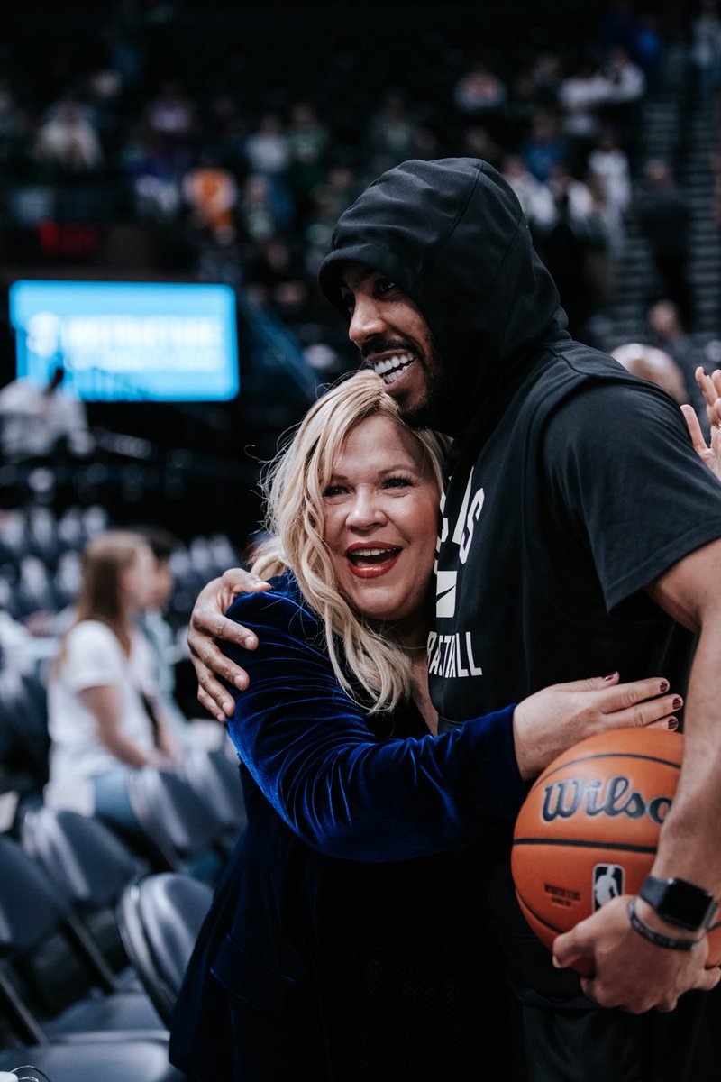 sportsiren's tweet photo. So amazing to witness ⁦@nextlevel_03⁩ playing in the NBA. 
NO ONE has ever worked harder for this opportunity. Watched it first hand for years with ⁦⁦@WVUhoops⁩ and now with ⁦@Bucks⁩ 
Proud of you Jevon Carter! 
📸 ⁦Gabby Stockard https://t.co/DYvCwJeRsi