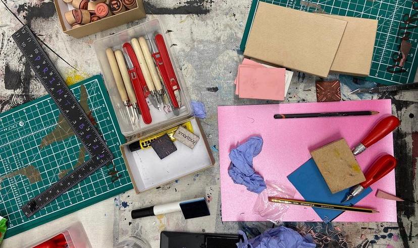 StirchleyPrints's tweet photo. Hello! 👋

@StirchleyPrints is a new studio delivering print workshops in Stirchley!

It's going to be a while before we can open up but we just wanted to take this moment to introduce ourselves before we joined the wealth of makers and artists of Stirchley. https://t.co/7IXGaGNZPd