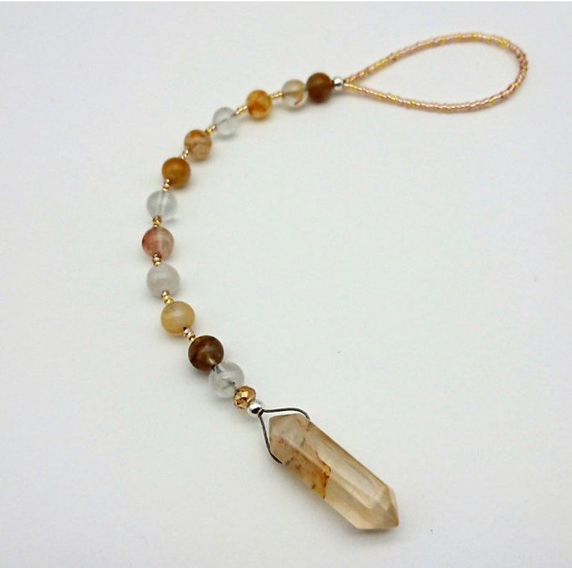 ☀️ Yellow Ray Light Catcher 

Angelic Light Catchers hang in your window, or they also make beautiful jewellery for your car. They pull the Light Codes and energy in from the sun and disperse them lovingly around your space. 🥰💛

🛍 cuddlefairy.com/light-catchers

#handmade #Gemstones