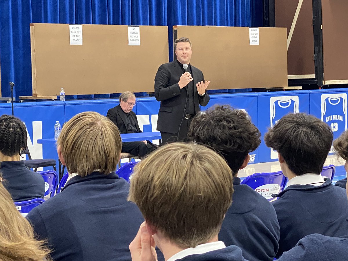 DonovanGriffins's tweet photo. Tuesday afternoon, Fr. Garry Koch and Fr. Chris Dayton along with Fr. Scott, addressed the Junior and senior young men.   While sharing their vocation stories, the priests talked about the difference between a job and vocation, as well as always being open to what God calls us https://t.co/czZnTaYfFv