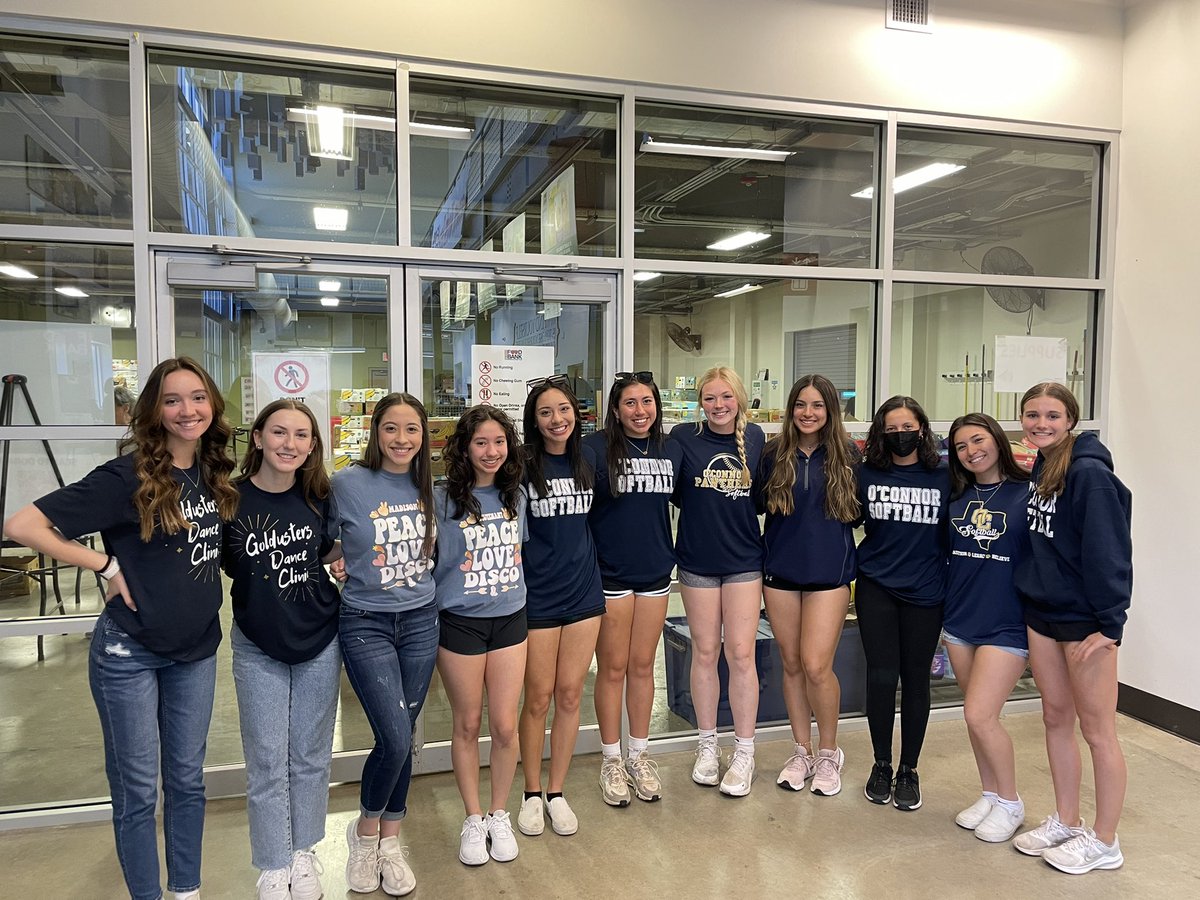 NISDOConnorHS's tweet photo. Big round of applause for these @oc_softball_  &amp; @OC_DANCETEAM members for their service @safoodbank. We sorted through 14,362 lbs of food = 11,490 meals
#fightinghungerfeedinghope https://t.co/GRo6Zk0K1x