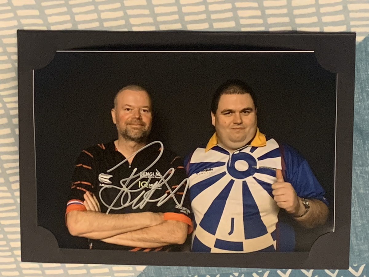 JRTerrier24's tweet photo. Great night at @scarboroughspa for the @ModusDarts180 #IconsOfDarts last Friday and was great to see and have my picture taken with @Raybar180, @wolfiedarts, @TheThorn180 and @PhilTaylor!! #LoveTheDarts 😄😎👍🎯🎯🎯🇳🇱🧡🏴󠁧󠁢󠁥󠁮󠁧󠁿🐺🏴󠁧󠁢󠁳󠁣󠁴󠁿🥀🏴󠁧󠁢󠁥󠁮󠁧󠁿⚡️ https://t.co/smhrKEIB2E
