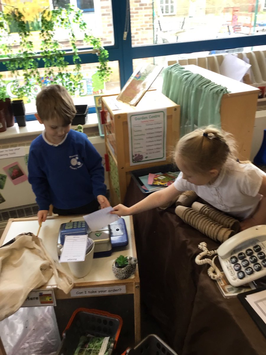 PCPPandas's tweet image. Another busy day at the garden centre!#oracy #psedevelopment