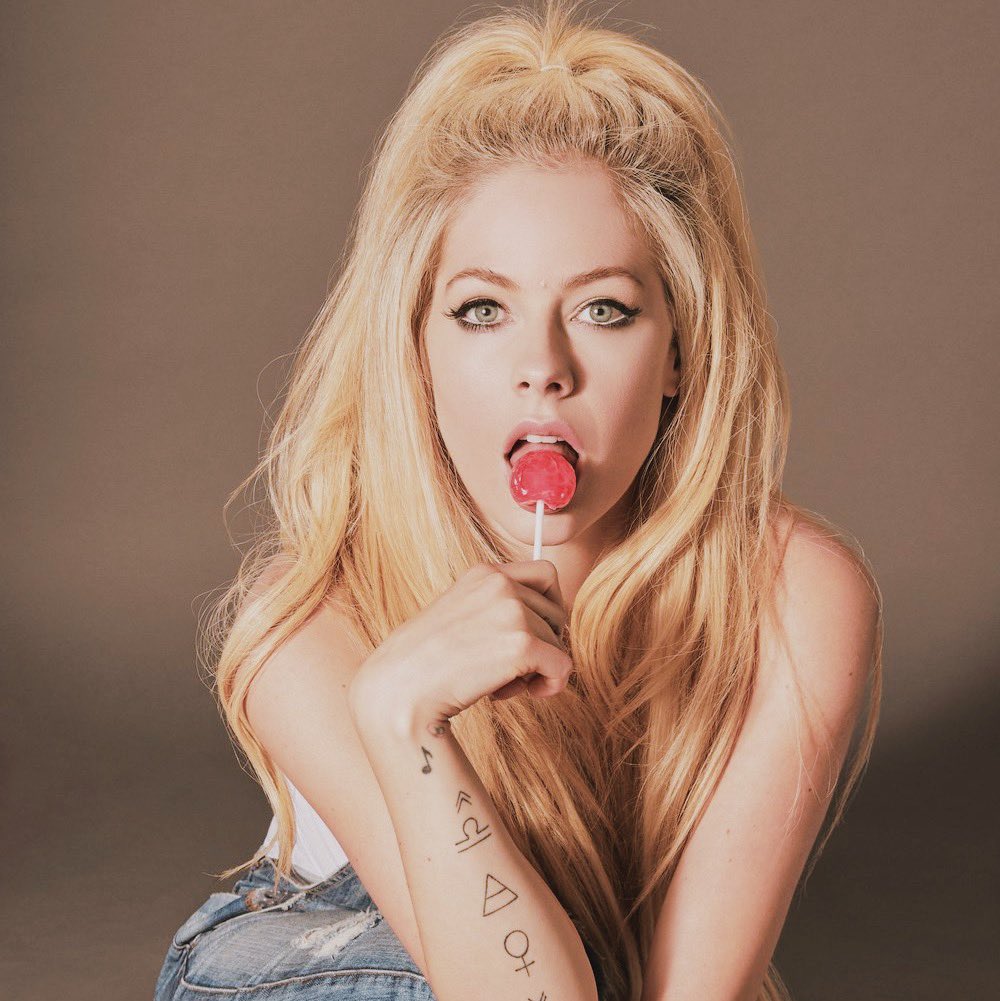 Best of Avril tweet media