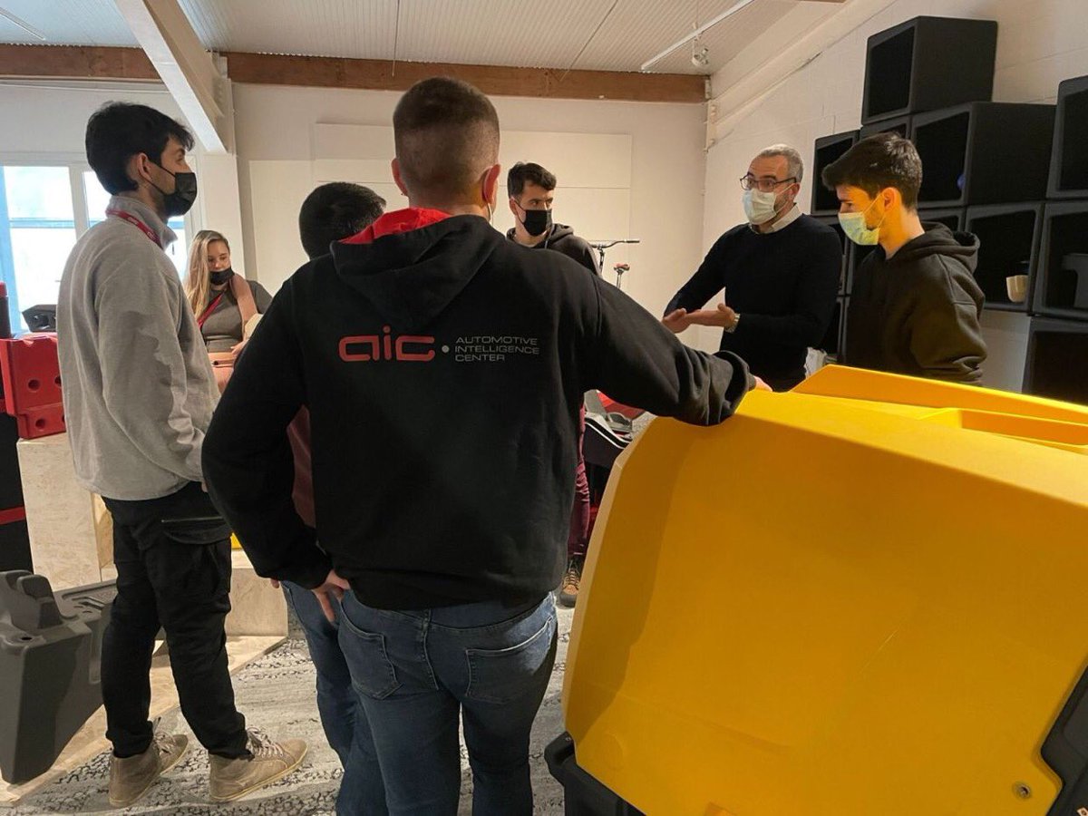 arcarricoba's tweet photo. El equipo del #ProgramaExtremoAutomoción ha visitado hoy a @RotobasqueSL, especializados en la transformación de plásticos por moldeo rotacional.
La riqueza de nuestro modelo formativo se basa en la obtención de una visión integral y práctica del sector
… https://t.co/NvSH4iMU6l