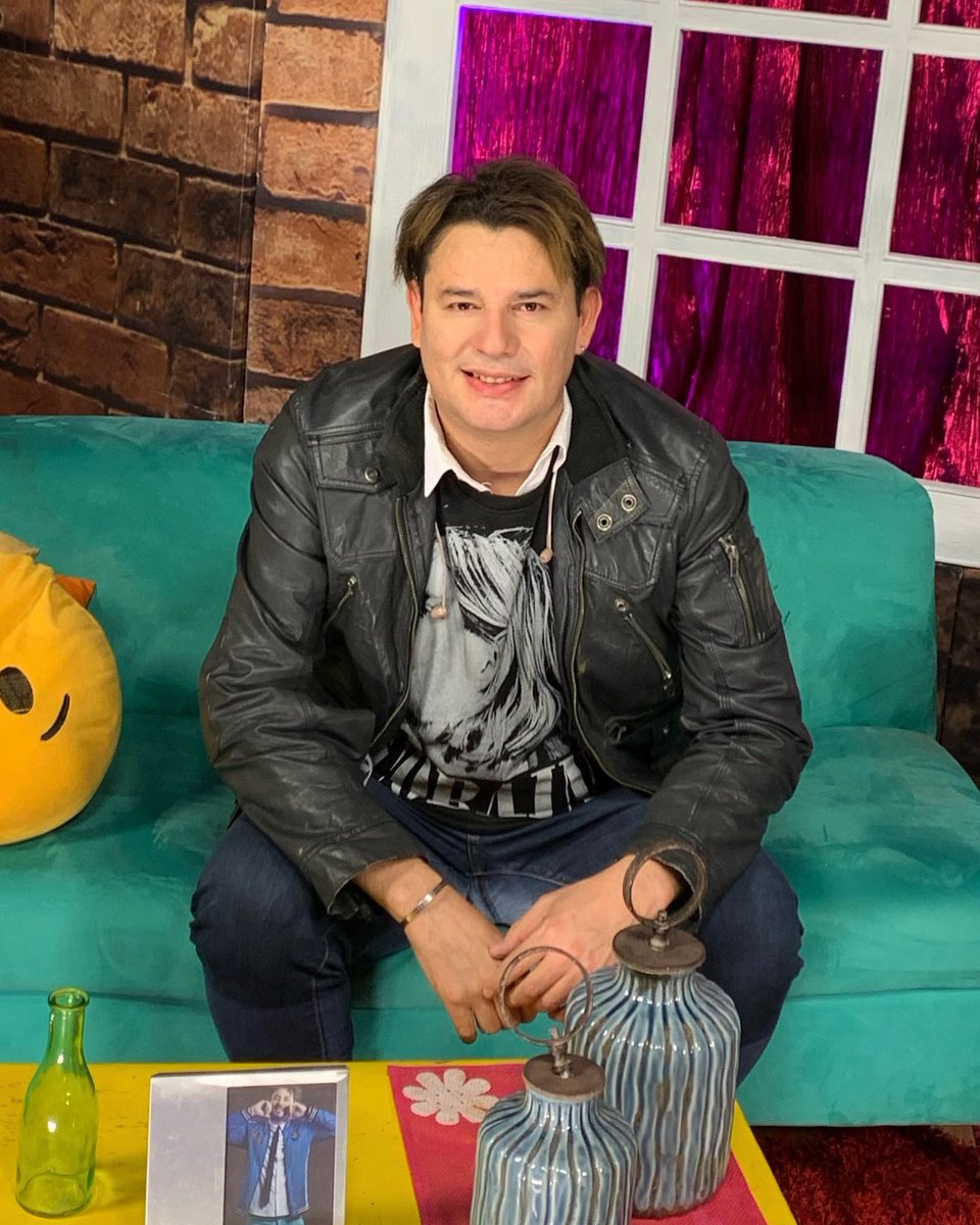 edduardosantana's tweet photo. Ya es martes mi gente y ya se la saben que hoy toca #eduardosantanashow a las 4 pm por Tvp! #vengaaa https://t.co/c59IrRU3Du