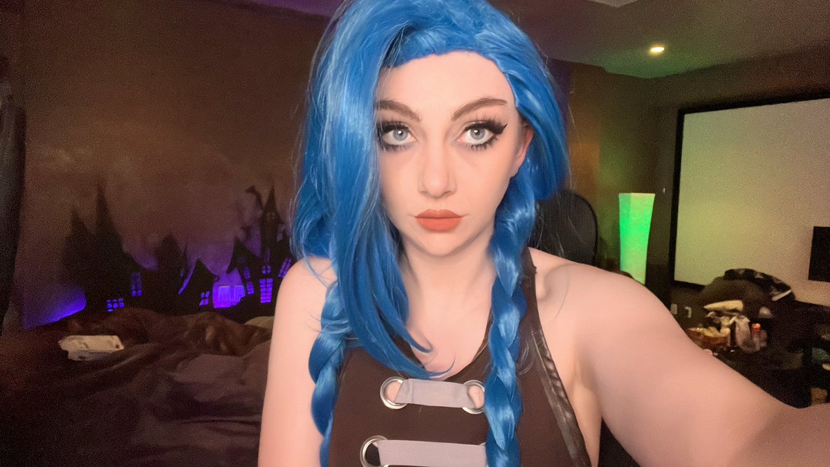 bringing back dress up streams!

LIVE NOW
PERMA BANNED ON TIK TOK AGAIN

pls support me i am so so sad 

twitch.tv/justaminx