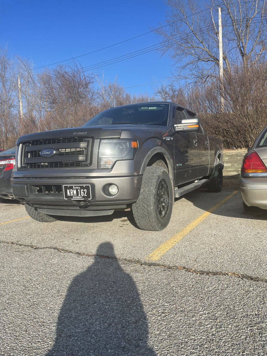 ChoquetteJon's tweet photo. 1998 Toyota Corolla\ 2014 Ford F-150 https://t.co/FEMp2v60mV
