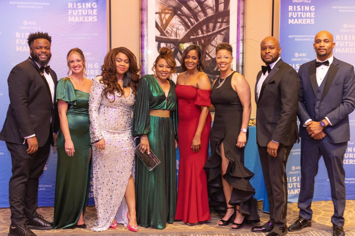 carawfields's tweet photo. This past weekend I was honored to represent AT&amp;T alongside my Co-Chair Wayne Hutchens of EA and @kristenreidx our Rising Future Maker at the UNCF Birmingham 78th Annual Mayor's Masked Ball. Together, we were able to raise over $1M for 7 local HBCUs!!

#lifeatatt #WeAreTheGulf https://t.co/oaw0cxF93V