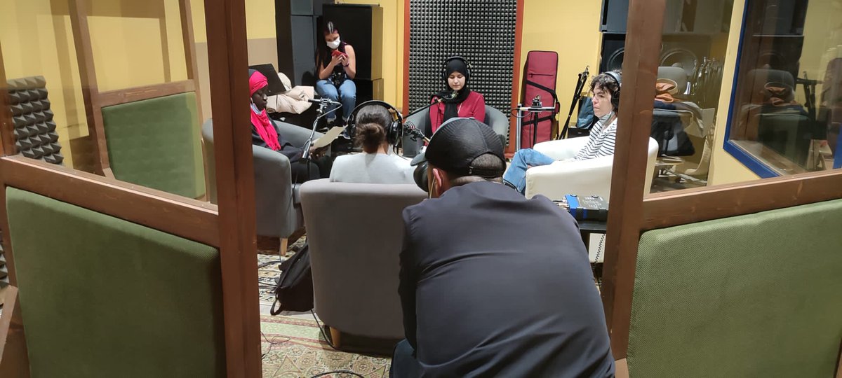 12nubes's tweet image. Hemos pasado una enriquecedora tarde entrevistando a una gran diseñadora de moda #MaríaClé ,la cual nos ha platicado desde sus logros hasta sus próximos proyectos. Una nueva experiencia que nos ha dejado huella.
#Neiker #Urkome #Latxari #12Nubes #kalezkaleVG #GoGasteizKultura