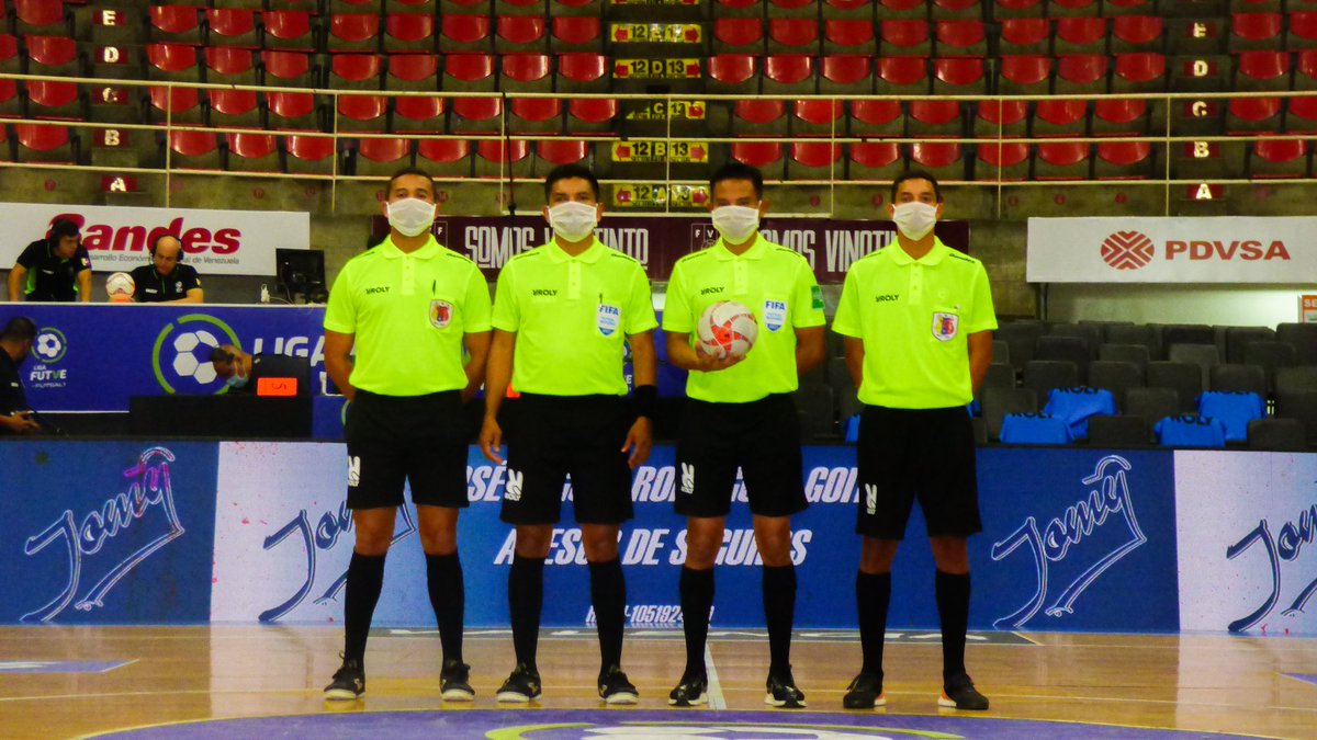 LigaFUTVESala's tweet photo. 🧑‍✈️¡Ellos fueron los encargados de impartir justicia en la #LigaFutveFutsal1 !
 #TalentoDeCalle #VenezuelaEsFUTVE https://t.co/5qO5b9DCOG