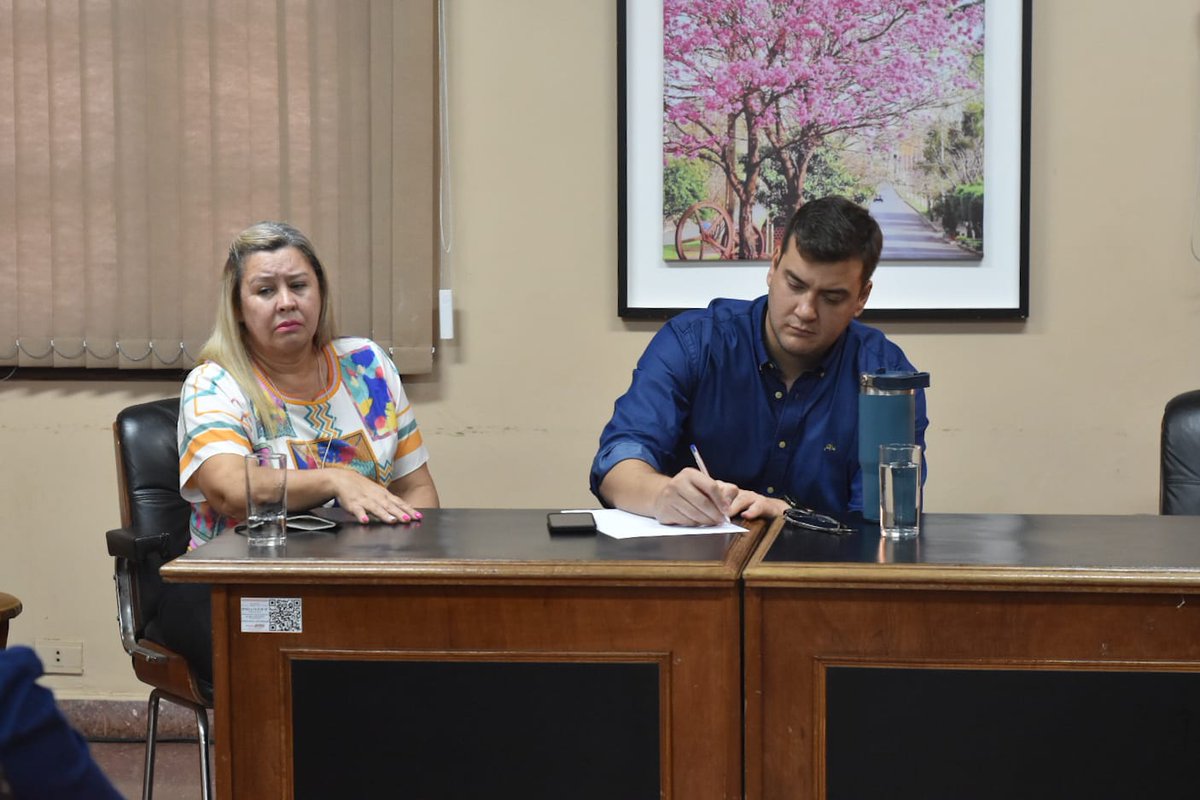ZulmaMemmel's tweet photo. 🗣️Hoy nos reunimos con un grupo de vendedores de terere a fin de escuchar, y dar respuesta a sus problemáticas🧉 https://t.co/BCQNv8gotv