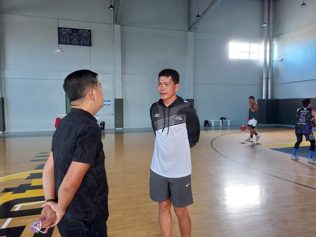 visminsupercup's tweet photo. CPG-Bohol Head Coach Edsel Vallena together with our Commissioner Cris Bautista in Centralli Gym, San Jose Road, Zamboanga City.
#AtoNiBai
#HapitNa
#PilipinasVisMinSuperCup
#LapitNalang https://t.co/aqJ0YPDjYH