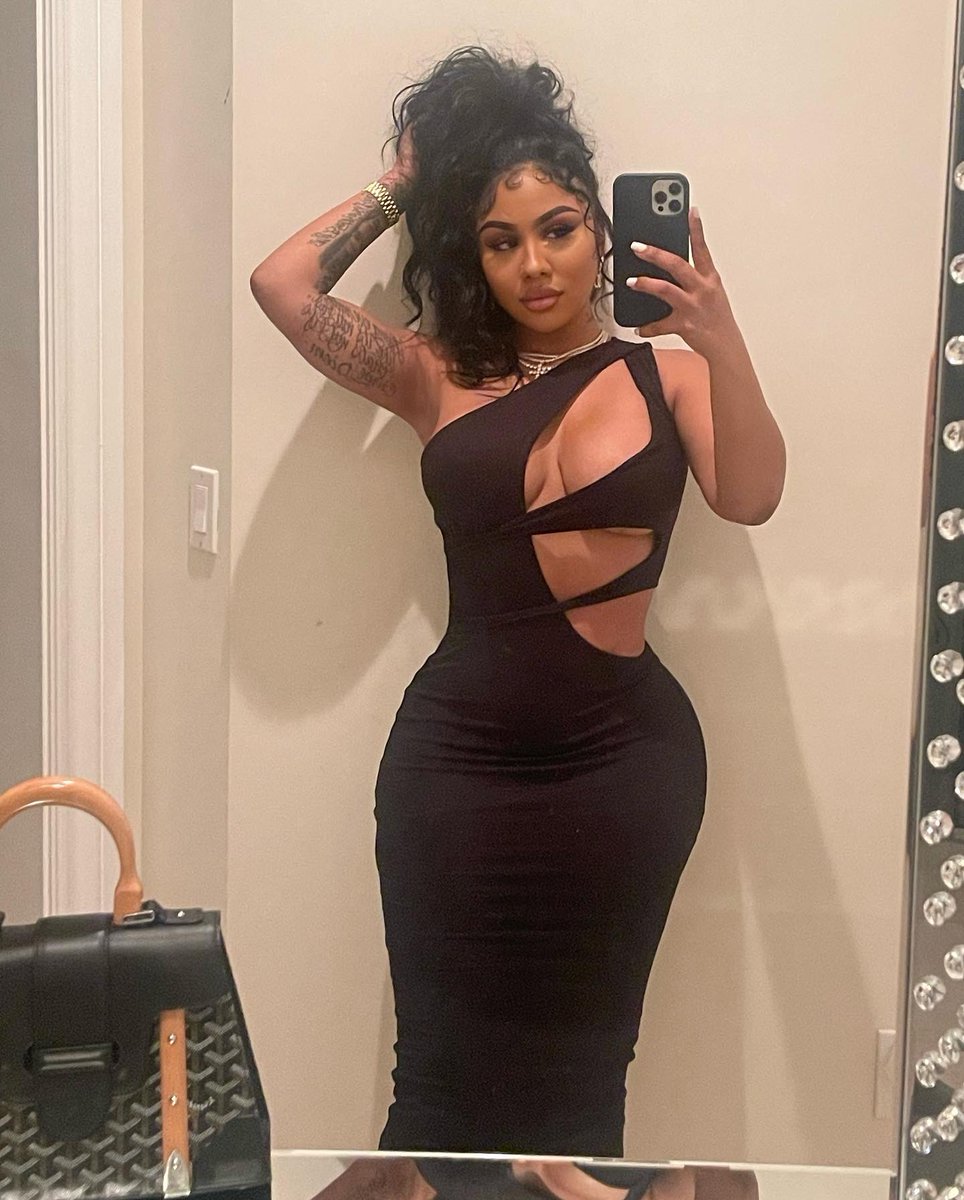 AriTheDon's tweet photo. Gotta keep it sexy 🖤✨ https://t.co/Lm1ipvZ1Dx