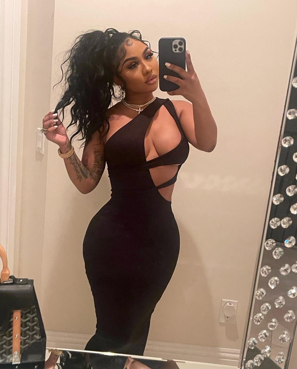 AriTheDon's tweet photo. Gotta keep it sexy 🖤✨ https://t.co/Lm1ipvZ1Dx