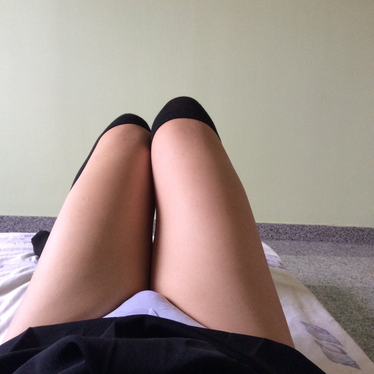 JennyxCD's tweet photo. Anyone loves some thighs https://t.co/XW8gzYgXUZ