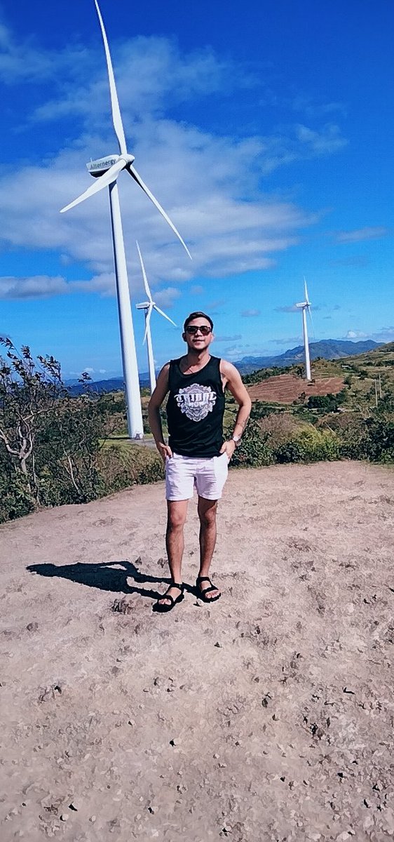 MattyJhay's tweet photo. Atm pililia Rizal wind farm https://t.co/pNVYZLH3HY