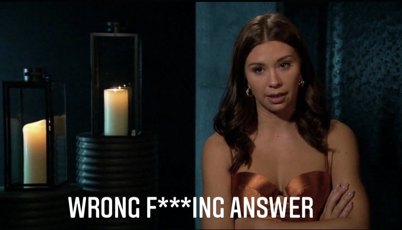 Me when they announced that NEITHER Gabby or Rachel would be the bachelorette  #TheBachelor