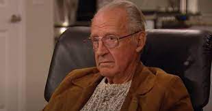 ChylerEmanuel's tweet photo. This man has been through two major wars, national tragedies, and now has to deal with this shit #Bachelor #BachelorNation https://t.co/SdNDqVaK6S
