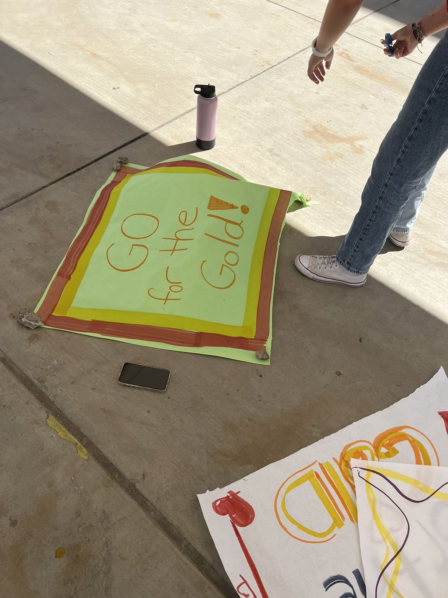 DMMSASB's tweet photo. ASB’s Sidekicks making posters to send off our Superheroes on Friday when they head to the Unity Games. #inclusion #wearebettertogether #dmmscares #dmmsspirit #coltstrong #dmmsstrong https://t.co/xkmndiMNhy