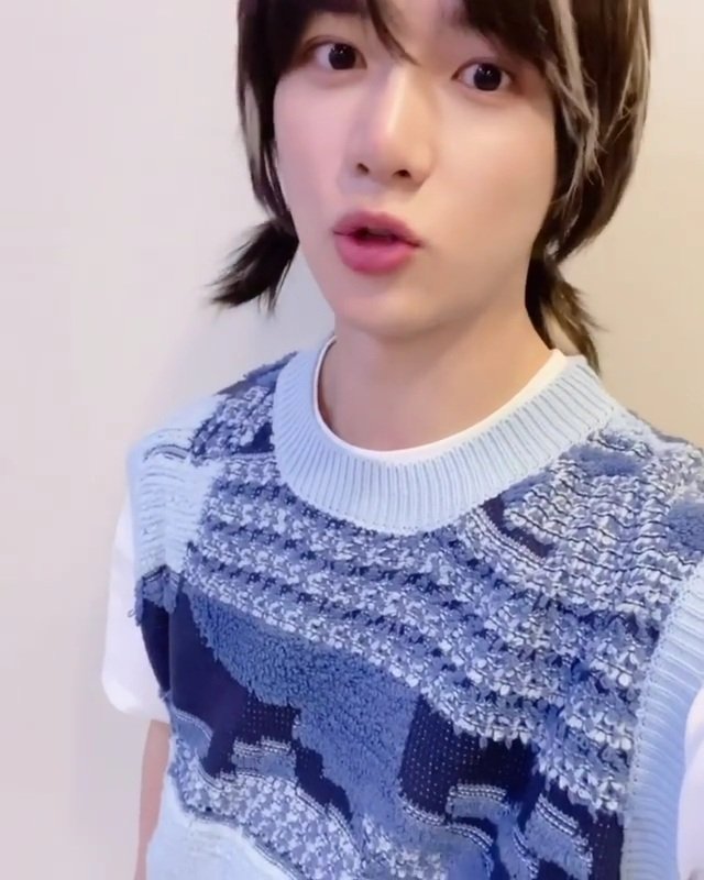 눈 똥그래지는 셀프캠 범규 귀여워🤤
범보싶!!!