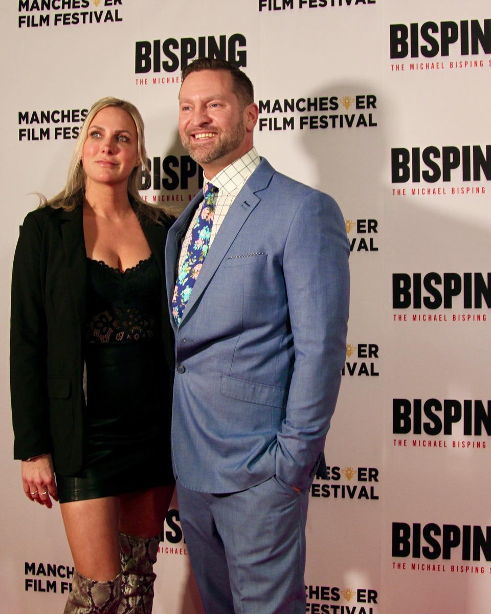 AdamScoreG's tweet photo. Spectacular UK premiere of Bisping 
👊
Completely sold out theatre 
👊👊
Not one, but TWO standing ovations 👊👊💪

@bisping @BispingDoc @maniffofficial 
#CreativeHustler #ScoreGProductions
#BispingDoc https://t.co/QAqzMEwSLS