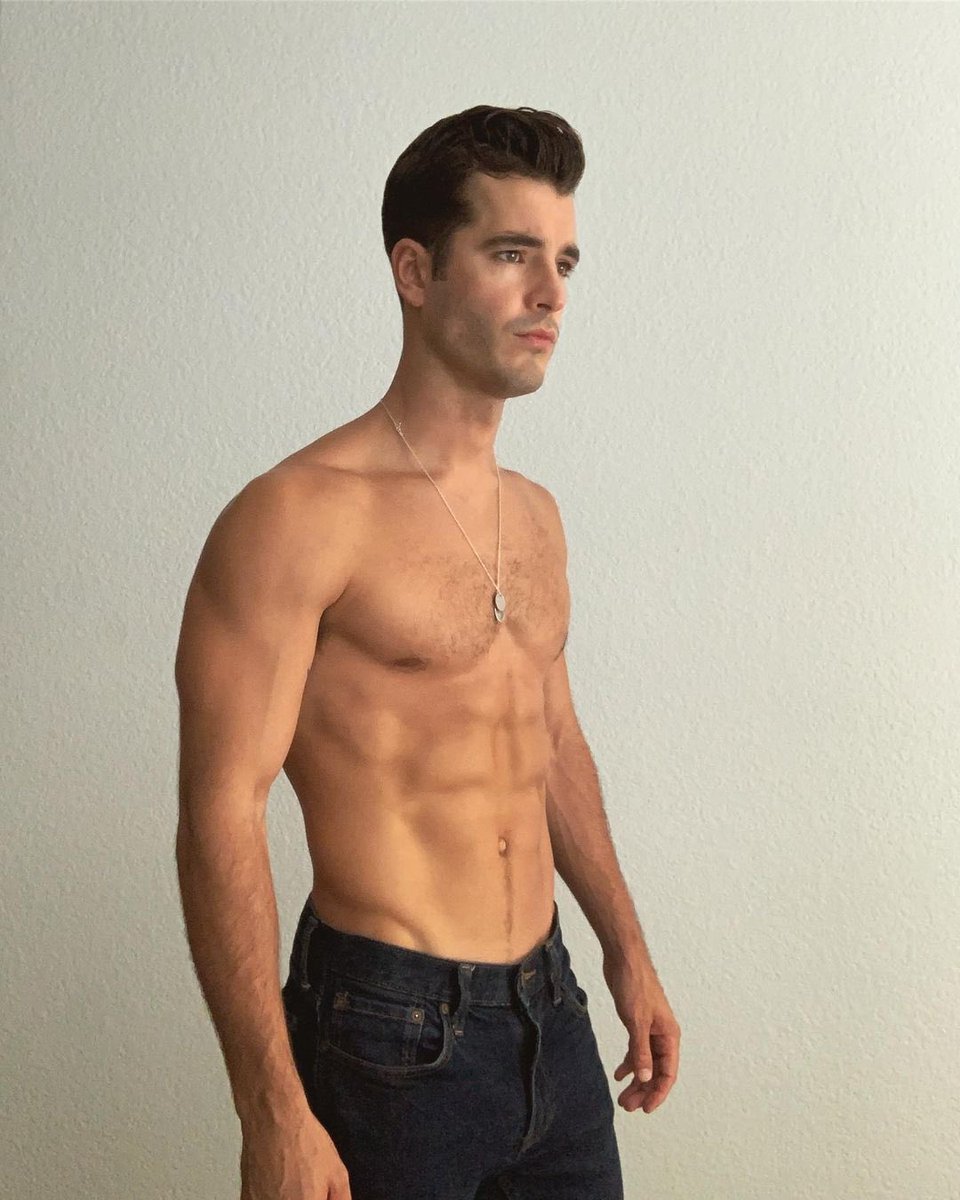 Lucasdaddy4's tweet photo. Have you seen a sexy body.   @gaydaddy @gaybaby @adam4adam  #gaypride #gaycalifonia  #gaylifestyle #dragqueen @gaytimes @lgtb https://t.co/BANLcXII14