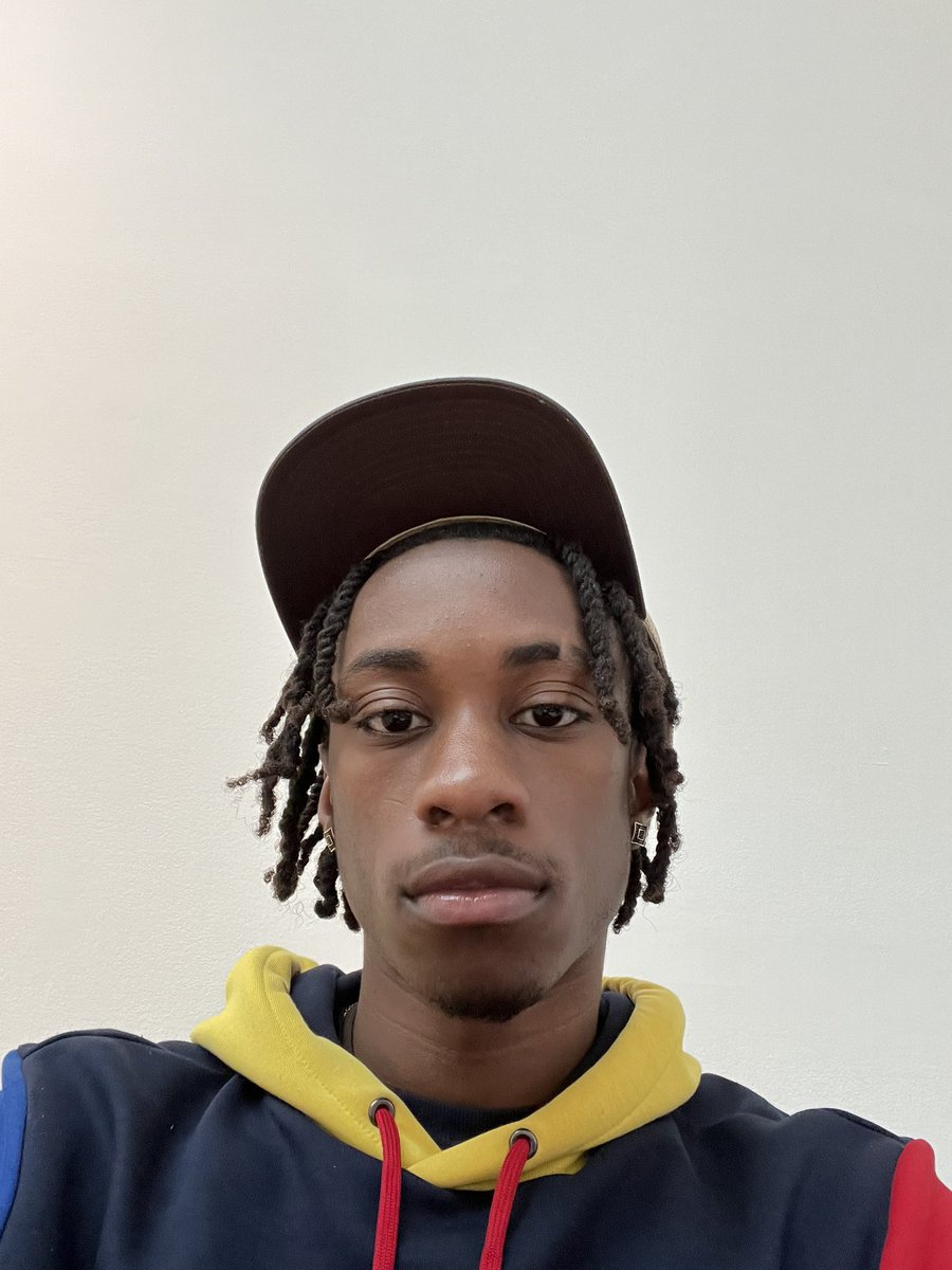 bravoquinn_'s tweet photo. 20 Years old with peach fuzz😂😂😂 https://t.co/1rp4Q9qkmF