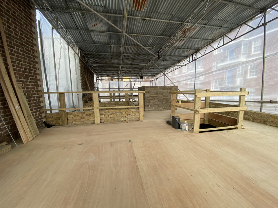 klimstar's tweet photo. We are pushing ahead on our Mayfair project - The new additional floor has been added with reclaimed bricks to match the period of the house. The Roof covering are now being added. The internal fit out continues on all 4 floors. #LyonsArchitects #StudioGomilsek #AyresandLyons https://t.co/1gZqj5q2dl