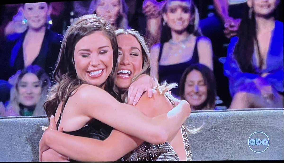 basicallygi's tweet photo. the two best things to come out of bachelor nation the past few years #TheBachelorABC #thebachelor https://t.co/b238lr11Sl
