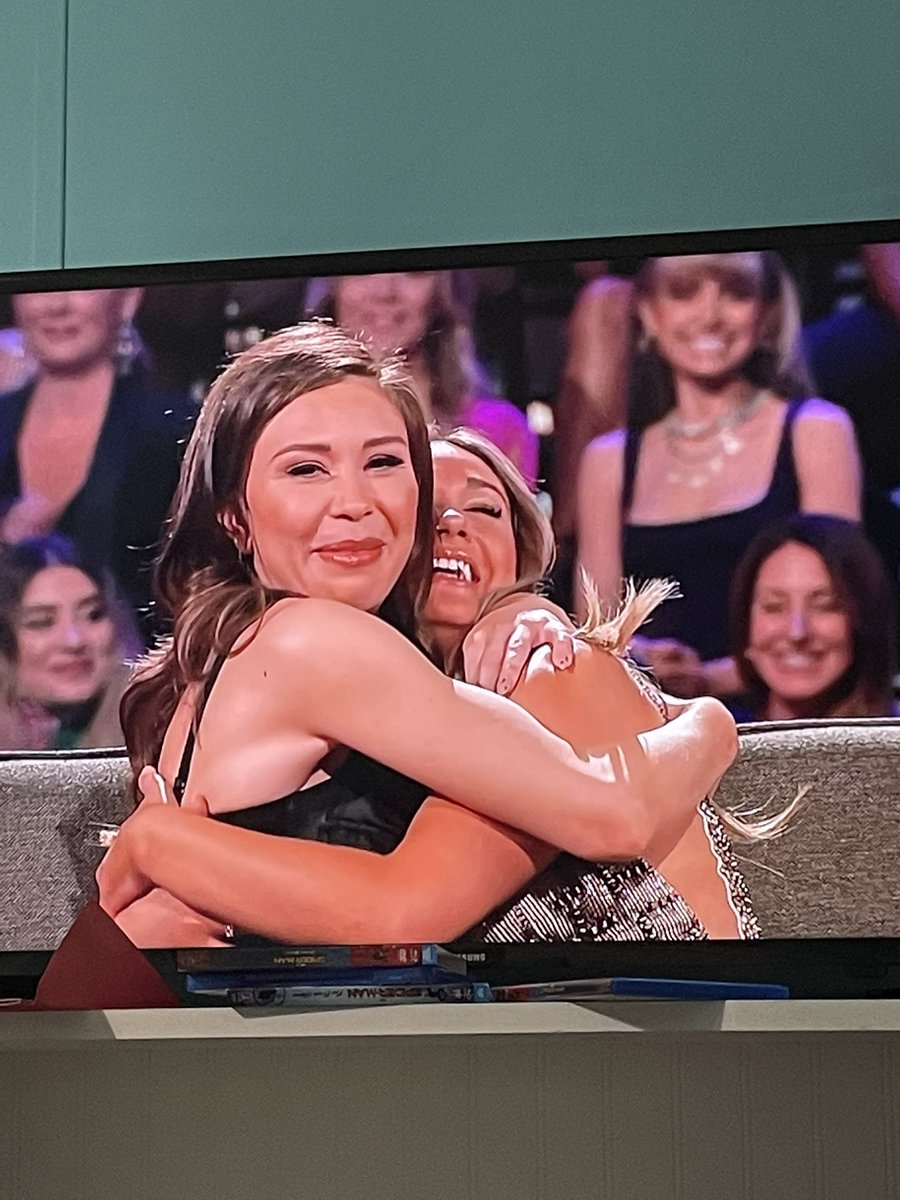 colbynxel's tweet photo. NOTHING BUT LOVE FOR MY BACHELORETTES #TheBachelor https://t.co/V26lwwjK43