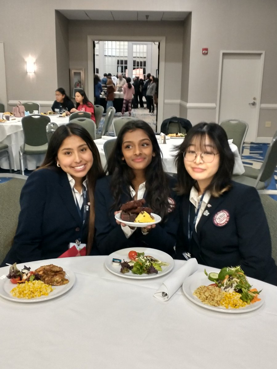 fcacad's tweet image. FC Academy students showed their medical knowledge and skills and won big at the 42nd Annual HOSA Student Leadership Conference in Williamsburg this weekend!  So proud of these kids!  @FCPS_CTE @FallsChurchHS @hosa_va @FCPSR2