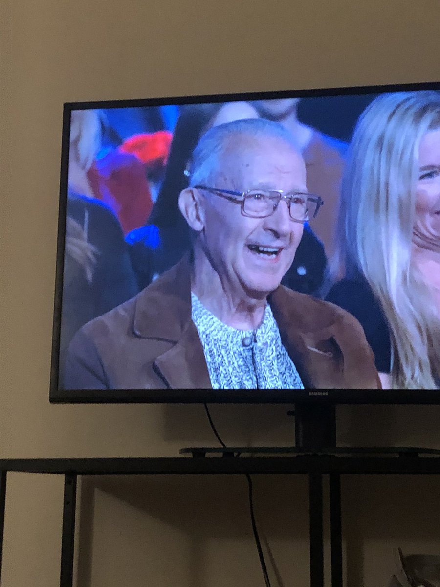 SHES A DINGBAT BUT I LOVE HER ANYWAY #TheBachelor