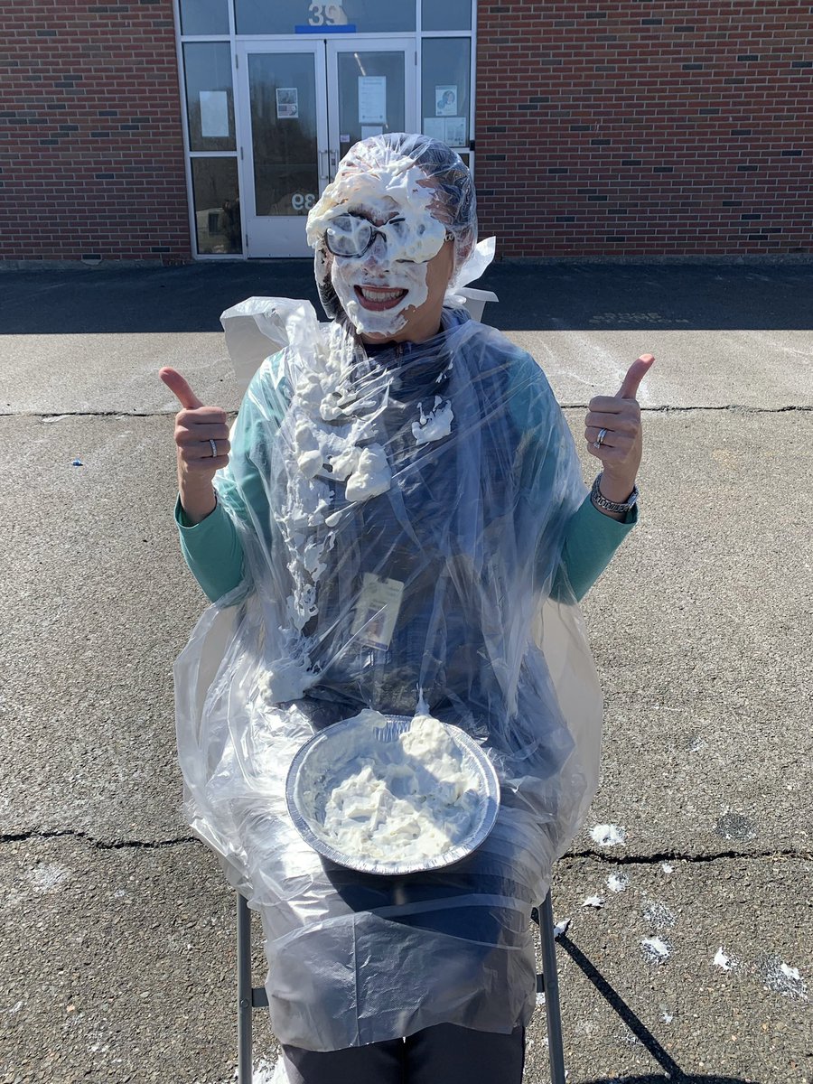 charzen1129's tweet photo. Reposting from yesterday…🥧🥧🥧
#WhitneyWolves #PiDay @EnfieldPS https://t.co/B9YJxrn8ia