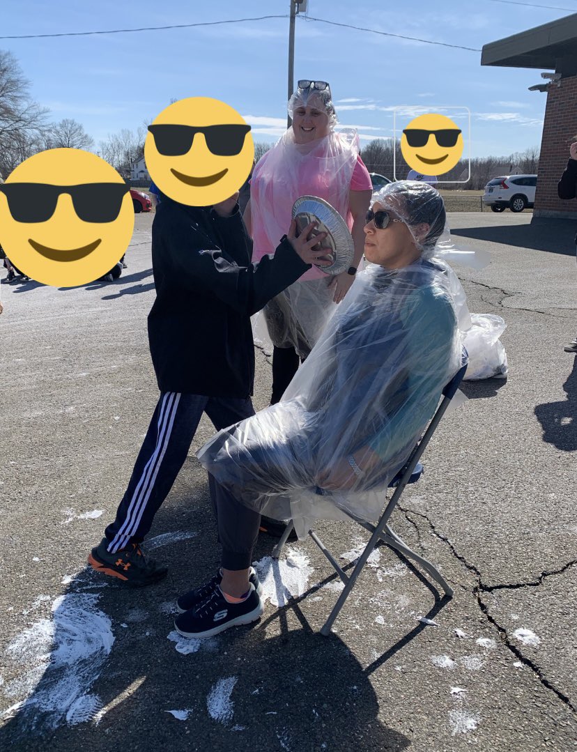 charzen1129's tweet photo. Reposting from yesterday…🥧🥧🥧
#WhitneyWolves #PiDay @EnfieldPS https://t.co/B9YJxrn8ia