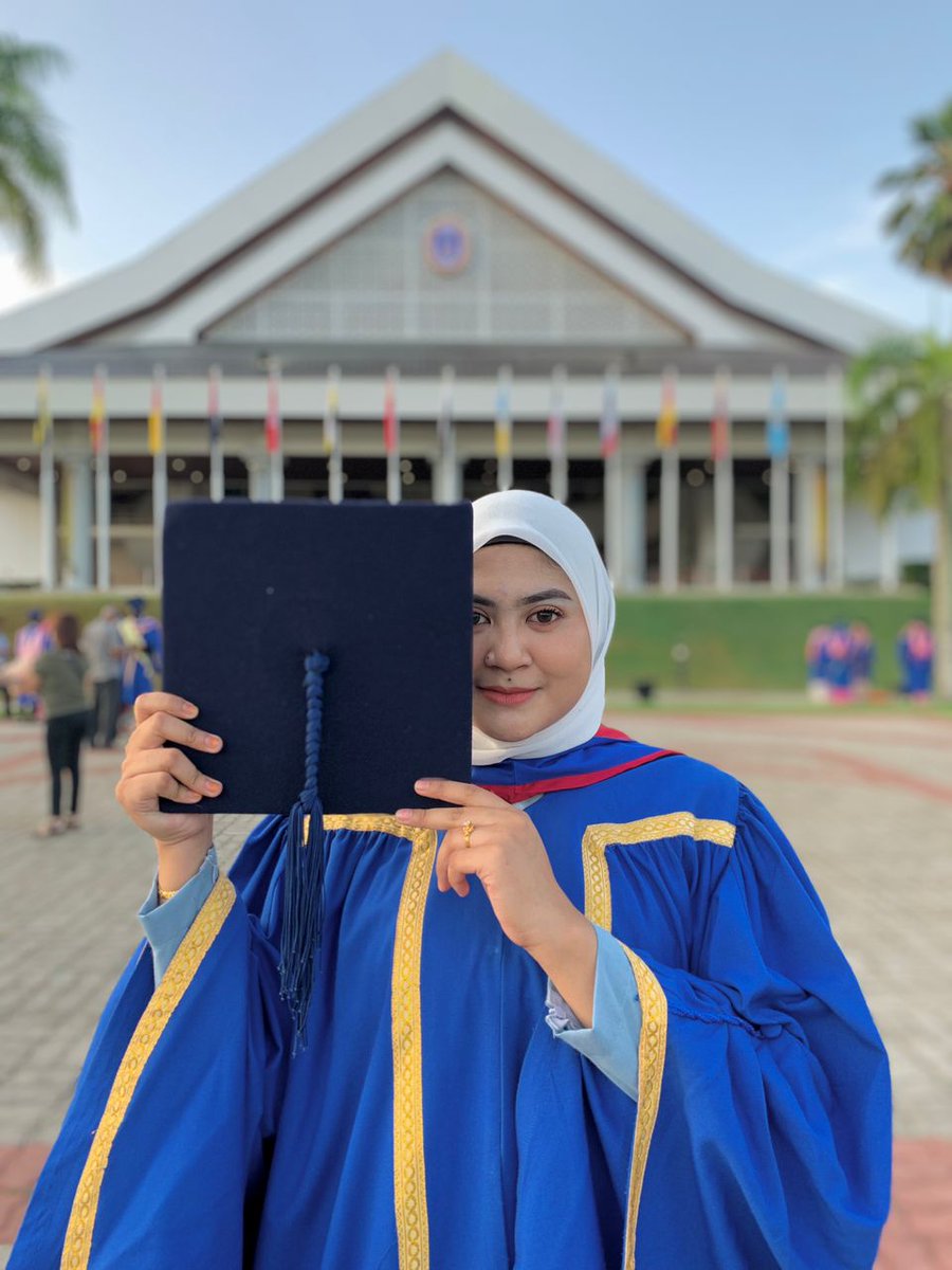 wan_baesuzi's tweet image. Alhamdulillah.. after 2 years 
#uumconvocation
#class2020