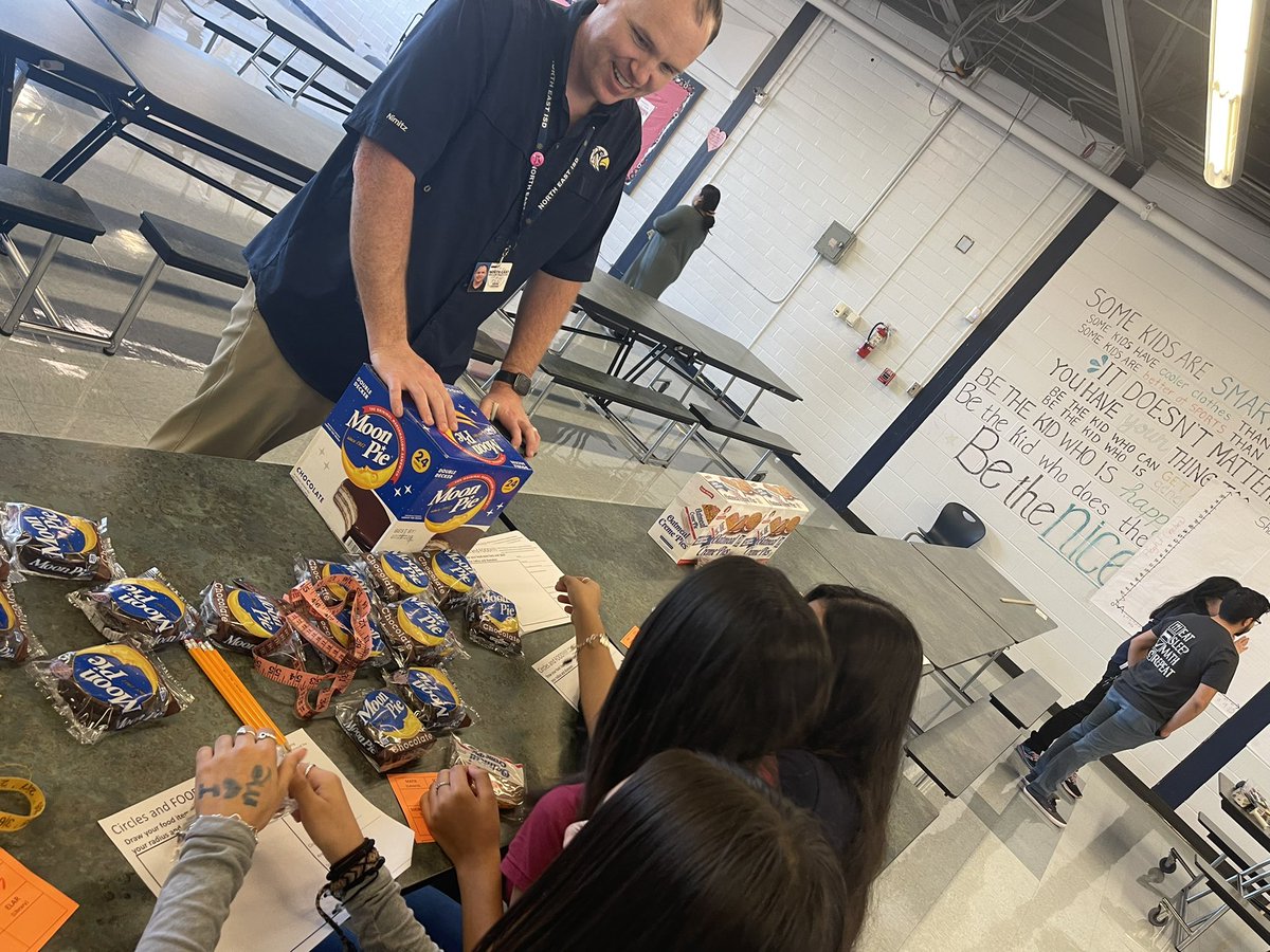 MathNimitz's tweet photo. Nimitz Annual Academic Night was a huge success!!! @NEISD_MATH @completelycoop @MaggsEMary https://t.co/5Ohg8hGBL8