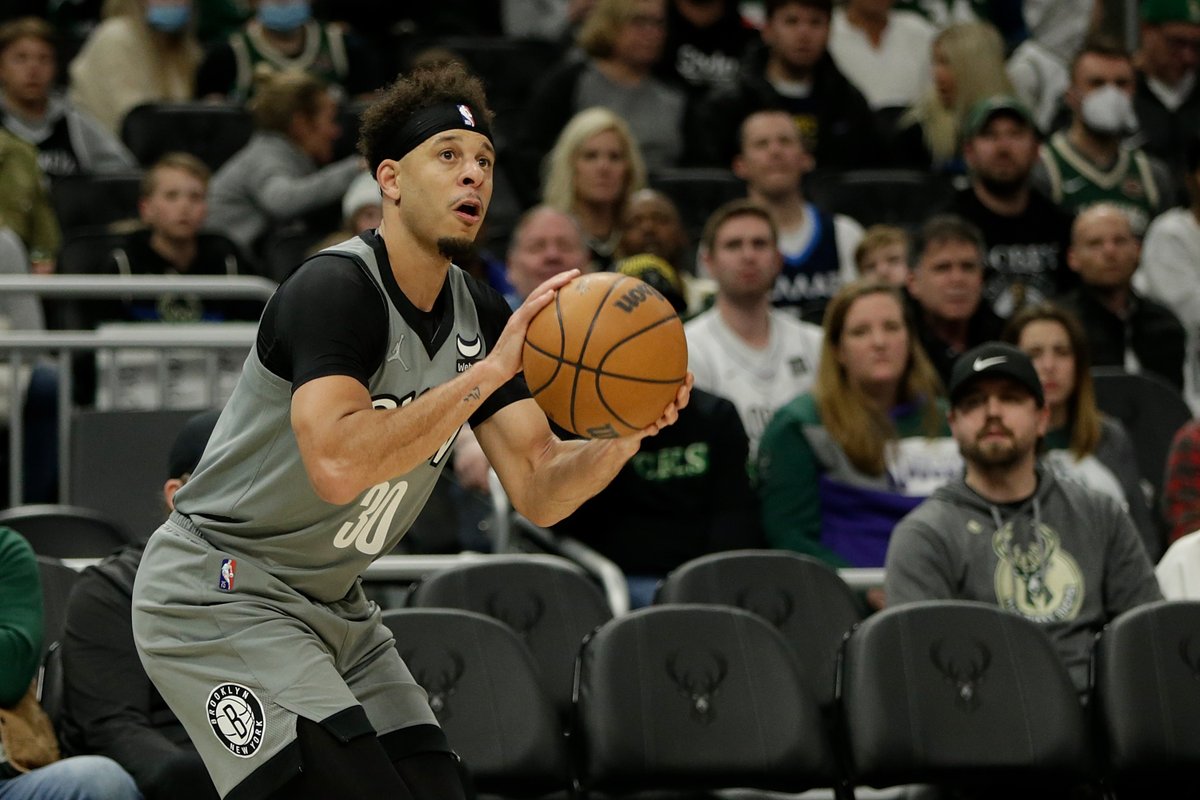 Simply put, the Currys can shoot. <a href="/IsaacGo1/">Isaac Go</a> shines the spotlight on Seth as he makes waves in Brooklyn. 💦

👉 nba.smart.com.ph/read/not-just-…

#NBA75