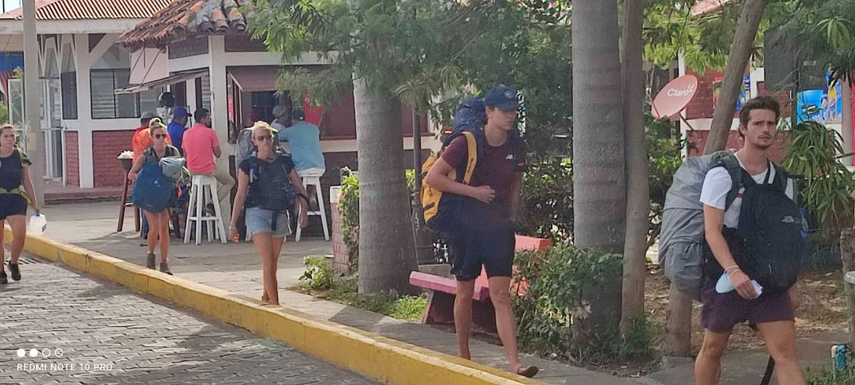 afluencia de Turistas extranjeros viajando a la Isla de Ometepe una de las bellezas con la que cuenta nuestro departamento, en el inicio de la presente semana.
#SomosPuebloPresidente
#verano