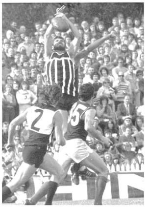 _Since1969's tweet photo. **3 DAYS TO GO - @PAFC LOCKER 3 REVISITED**
100 GAME PLAYERS
ANGELO ‘ONGIE’ CONGEAR
PETER BAMPTON
CARL WIGHTMAN
LEW ROBERTS
TREVOR OBST
RANDALL GERLACH
STEPHEN CLIFFORD
BRETT MONTGOMERY
STEPHEN SALOPEK
#DoItForRussell https://t.co/Y23N4gM1wI