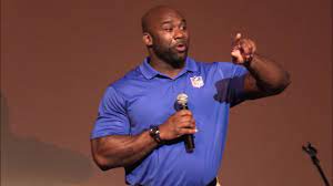 Spent several days at workout facility of former Pro Bowler LeCharles Bentley &amp; was blown away w/ his work &amp; clients. Tomorrow he &amp; his vet contract negotiator Jonathan Feinsod close 4 FA deals: Alex Cappa–Brian Allen–Jamarco Jones &amp; Dennis Gardeck He's crushing life after #NFL