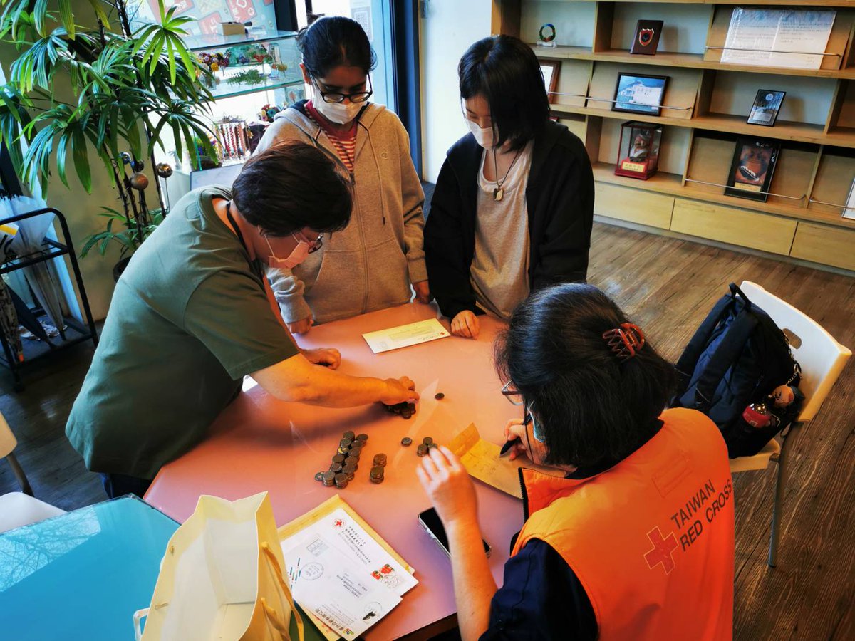 TAIWAN_REDCROSS's tweet photo. Thank you, #TaipeiEuropeanSchool , for your support!!
Students in Taipei European School started an action with #humanitarian by launched a campaign for people in Ukraine. #TaiwanRedCross #PrayForUkraine #Prayforpeace https://t.co/SnAumvd07g