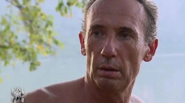lexandreperez's tweet photo. Le collier imaginaire de Setha est resté plus longtemps dans #KohLanta que Frank https://t.co/gPmxJGBGtN