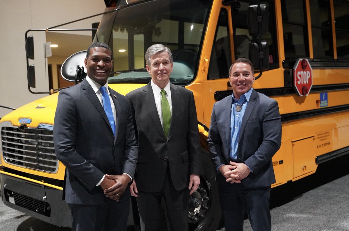 EPA's tweet photo. Beep beep! 🚍 Today @EPAMichaelRegan + the Eastern Band of Cherokee Indians + @NC_Governor &amp; partners celebrate #EBCI’s purchase of new electric school buses. https://t.co/in2ndn373l