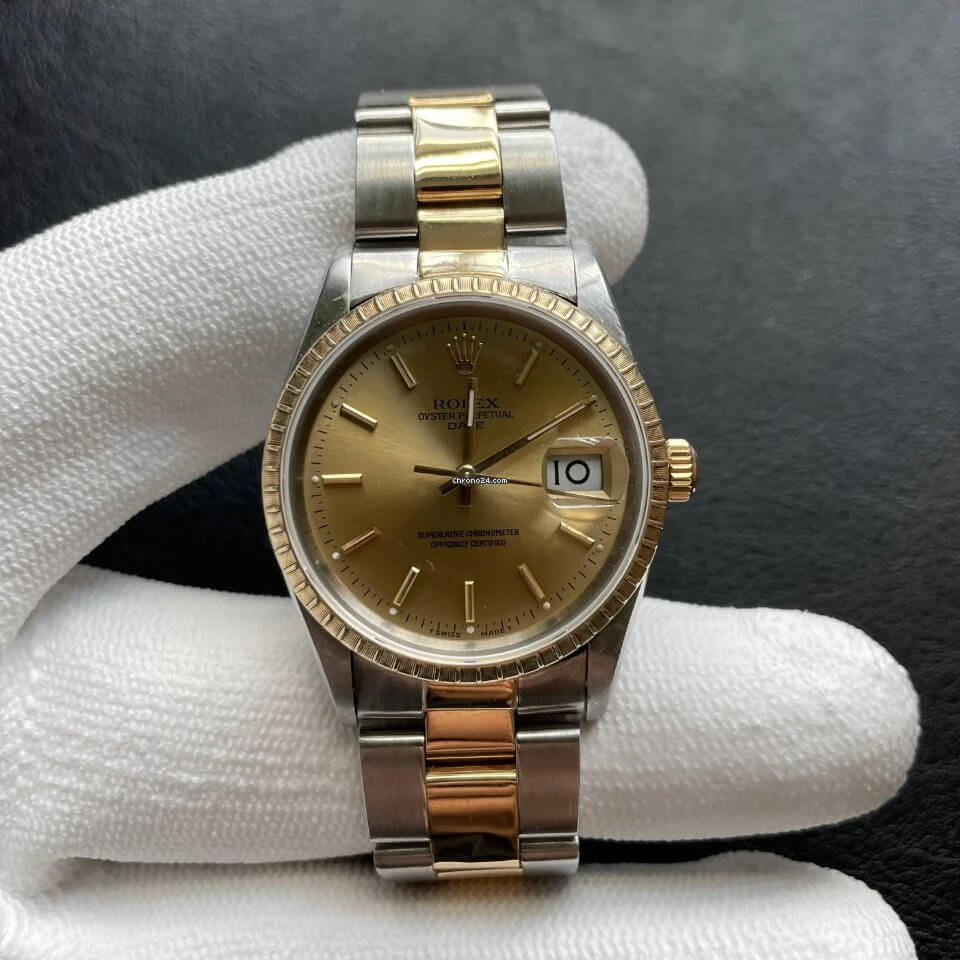 zkharmaz2's tweet photo. ROLEX OYSTER PERPETUAL DATE 15223 TWO-TONE https://t.co/tc7sUvkjfQ https://t.co/hTq7FdYEMJ