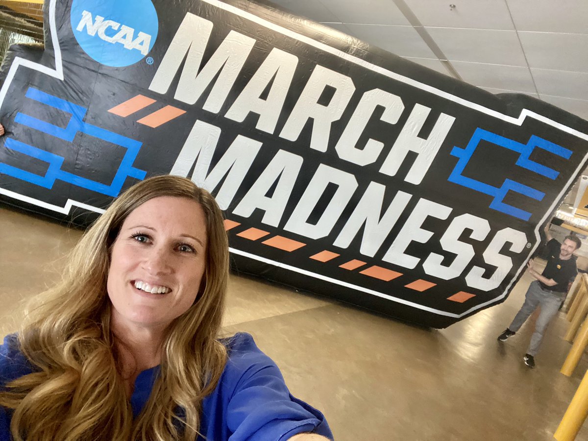 KelseyLavy's tweet photo. It’s MARCH MADNESS!
#marchmadness https://t.co/ltc6jlJO5K