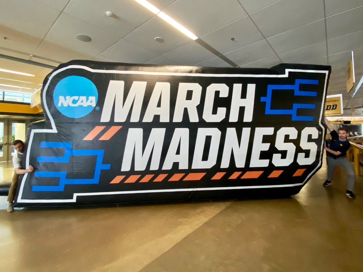 KelseyLavy's tweet photo. It’s MARCH MADNESS!
#marchmadness https://t.co/ltc6jlJO5K
