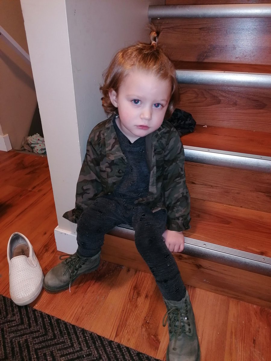 Teaghan_Hanson's tweet photo. EVERYONE keeps telling me to cut my sons hair bc he "looks like a girl" ππwe LOVE it π€·ββοΈπ #cutestbabe https://t.co/3S5YuKg5Tl