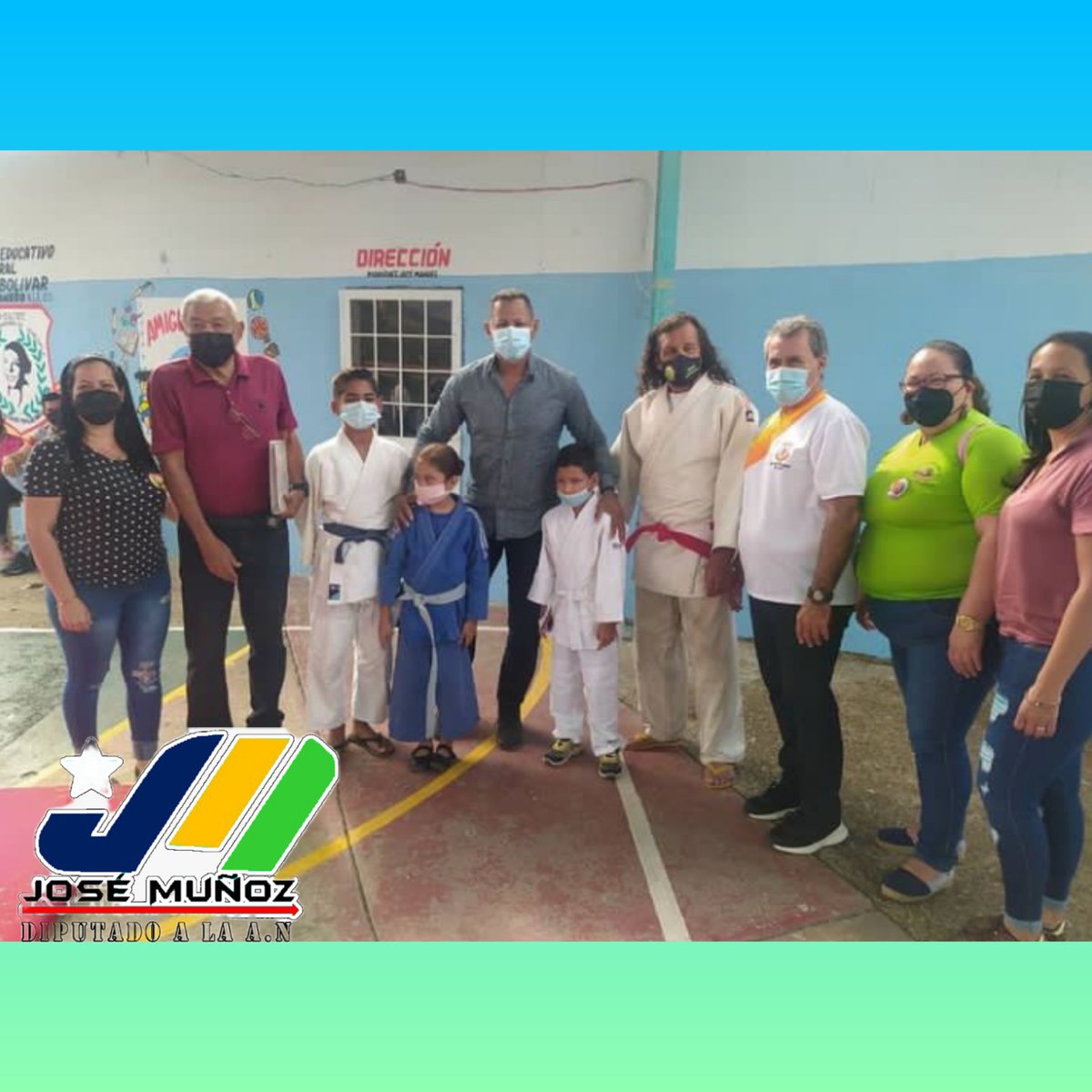 A ritmo sostenido por la Reconstrucción del Gran Edificio Social... Que viva la Patria 🇻🇪💪

#LealesALaRevolucion 

<a href="/NicolasMaduro/">Nicolás Maduro</a> 
<a href="/jorgerpsuv/">Jorge Rodríguez</a> 
<a href="/dcabellor/">Diosdado Cabello R</a> 
<a href="/josemvasquez/">José Vásquez</a>