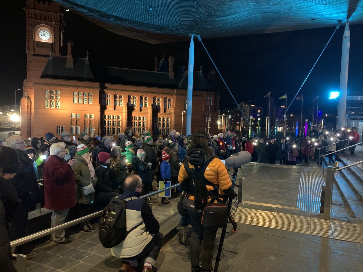 We are working closely with ⁦<a href="/WelshGovernment/">Welsh Government</a>⁩ and ⁦<a href="/WalesSMP/">@WSMP</a>⁩ preparing to receive Ukrainian refugees. Those who have places to offer may want to wait until further details about Wales becoming a super sponsor are made public during the coming days.